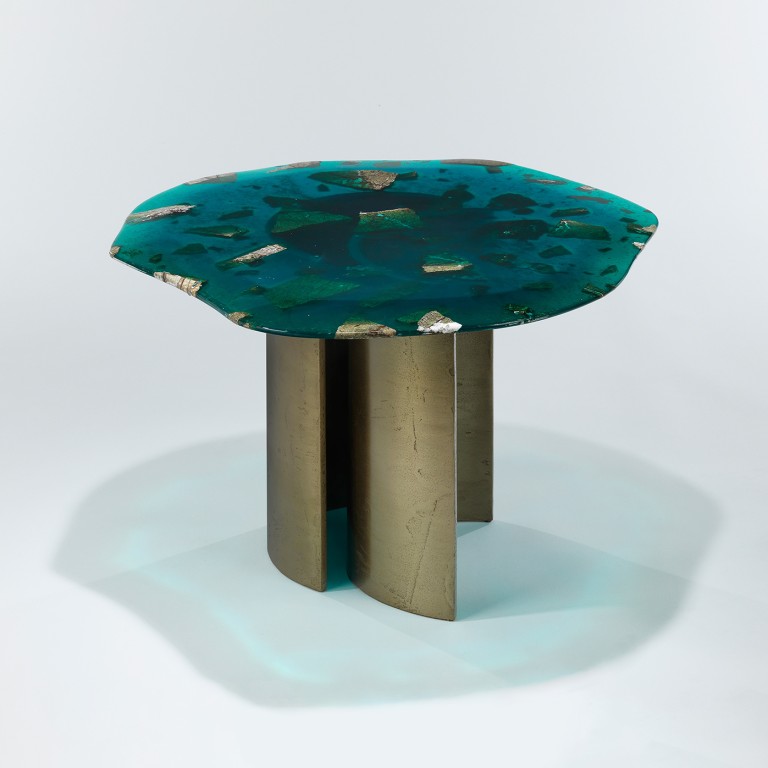  T SAKHI  - Reconciled Fragments - Side table Blue